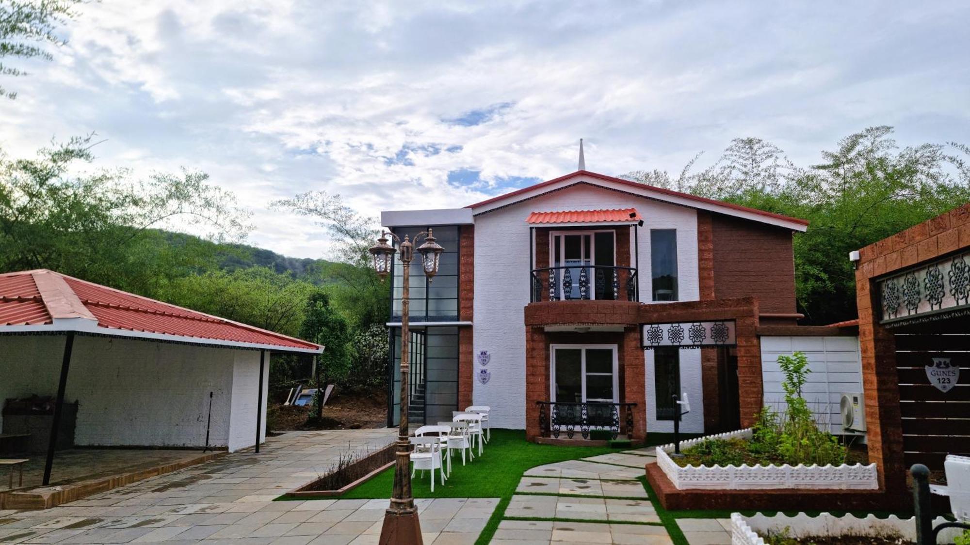 Nostravila Lonavla Exterior foto