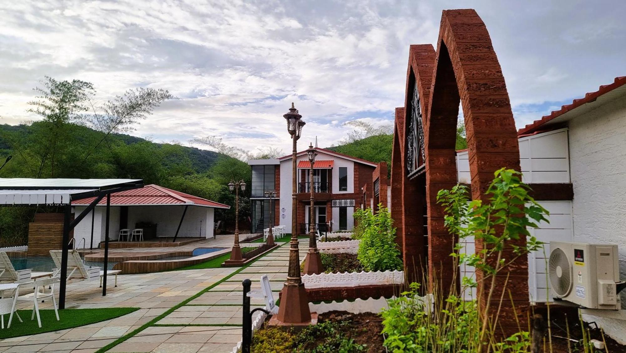 Nostravila Lonavla Exterior foto