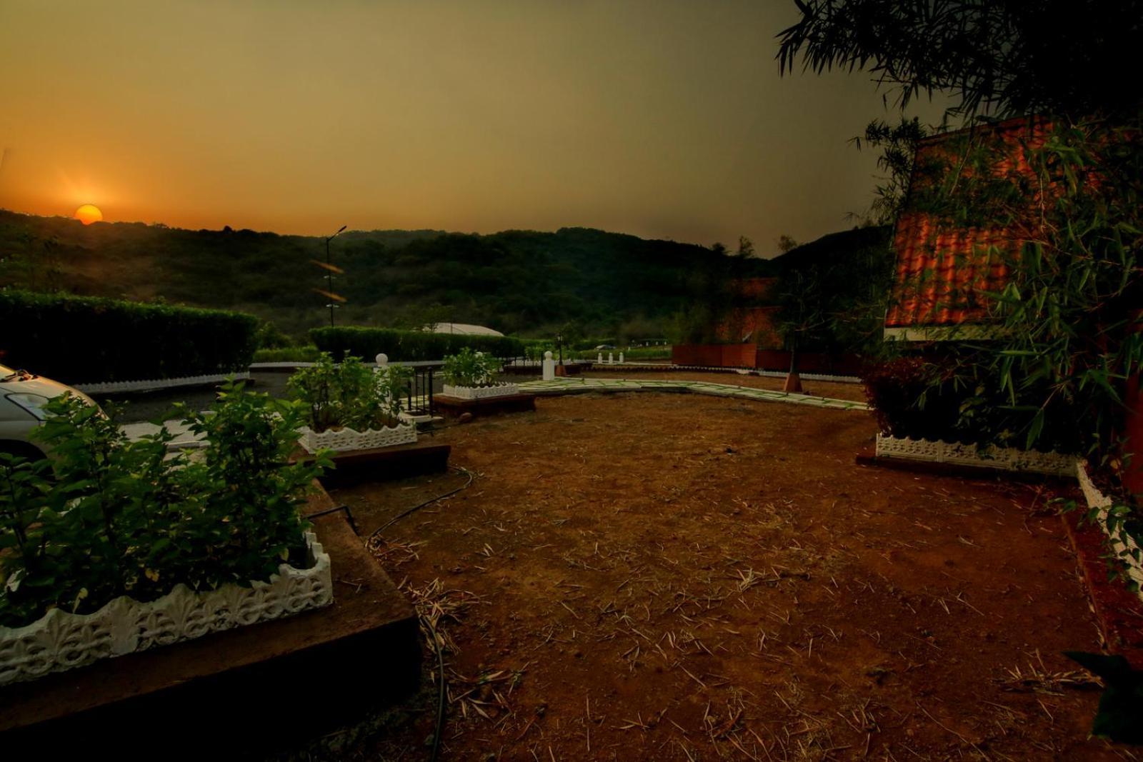 Nostravila Lonavla Exterior foto